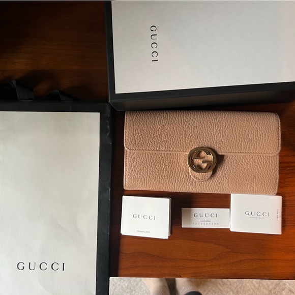 Authentic Gucci Wallet (never used) - Picture 2 of 5
